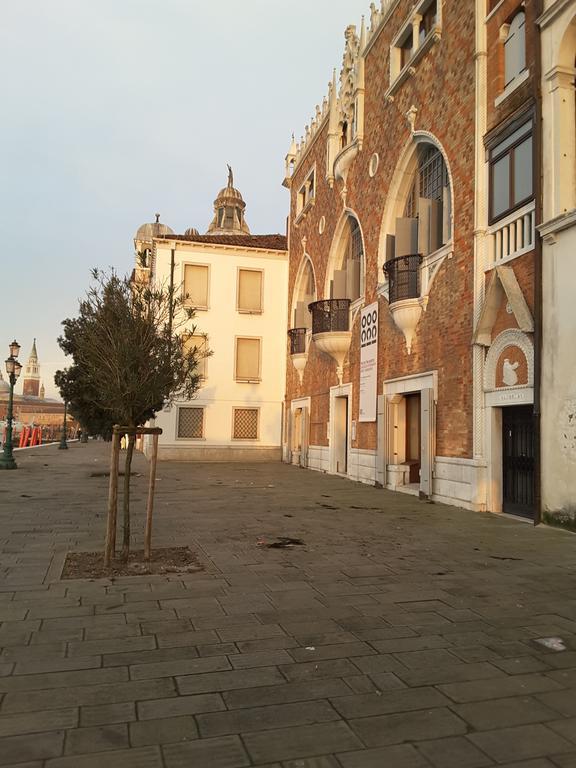 Calle Michelangelo Venetië Buitenkant foto